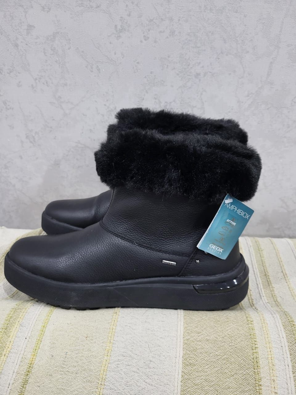 Сапоги ,угги GEOX Новые  Италия .кожа 38-39