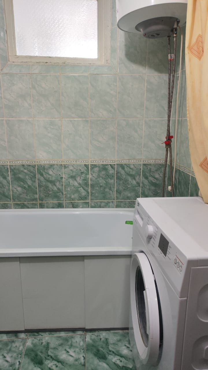 Продаётся 2-х комнатная,Абая 78