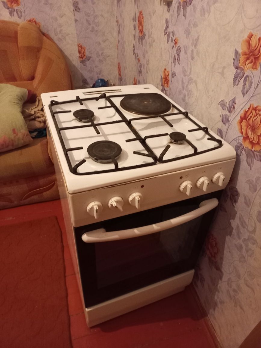 Продам газ плиту
