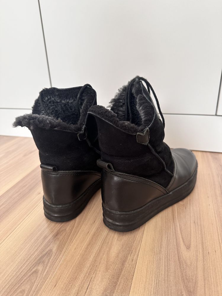 Продам зимние сапоги женские