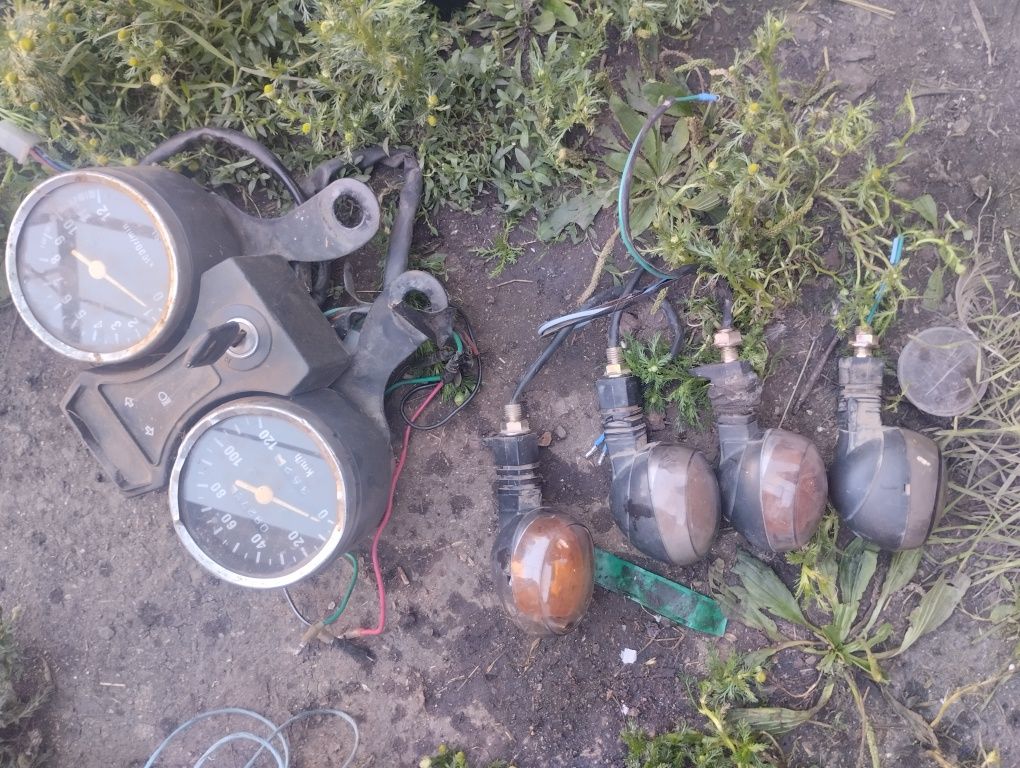 Продам альфа целиком или по болтам нету двигателя