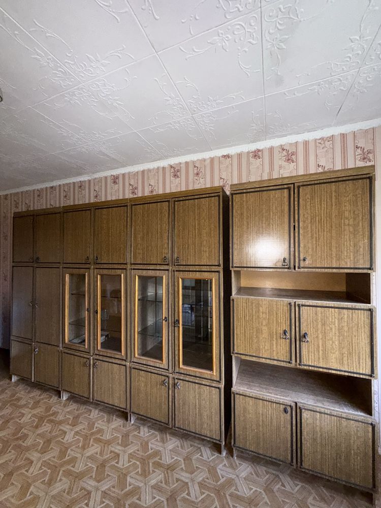 Продается гарнитур б/у для зала
