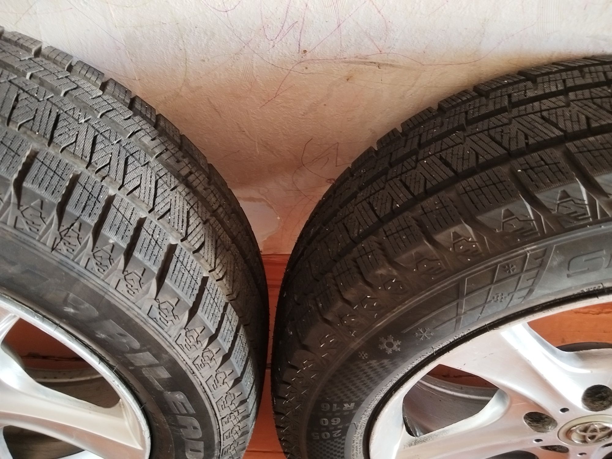 Продам резину 205/60/R16