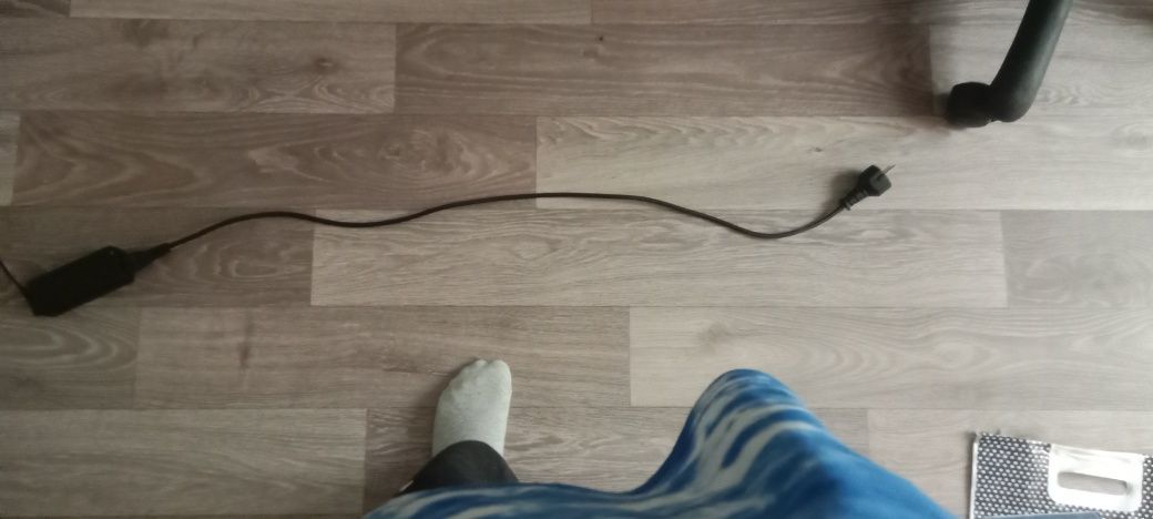 Продам зарядку для Lenovo б/у