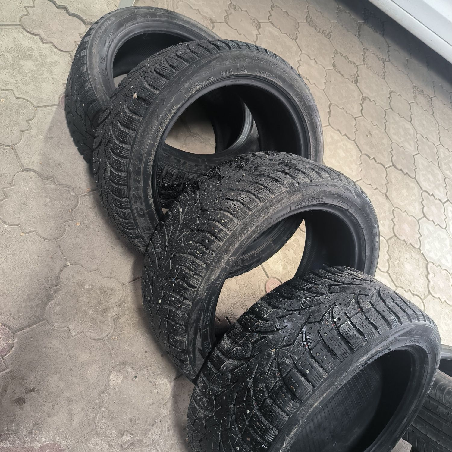 Зимние шипованные шины Toyo