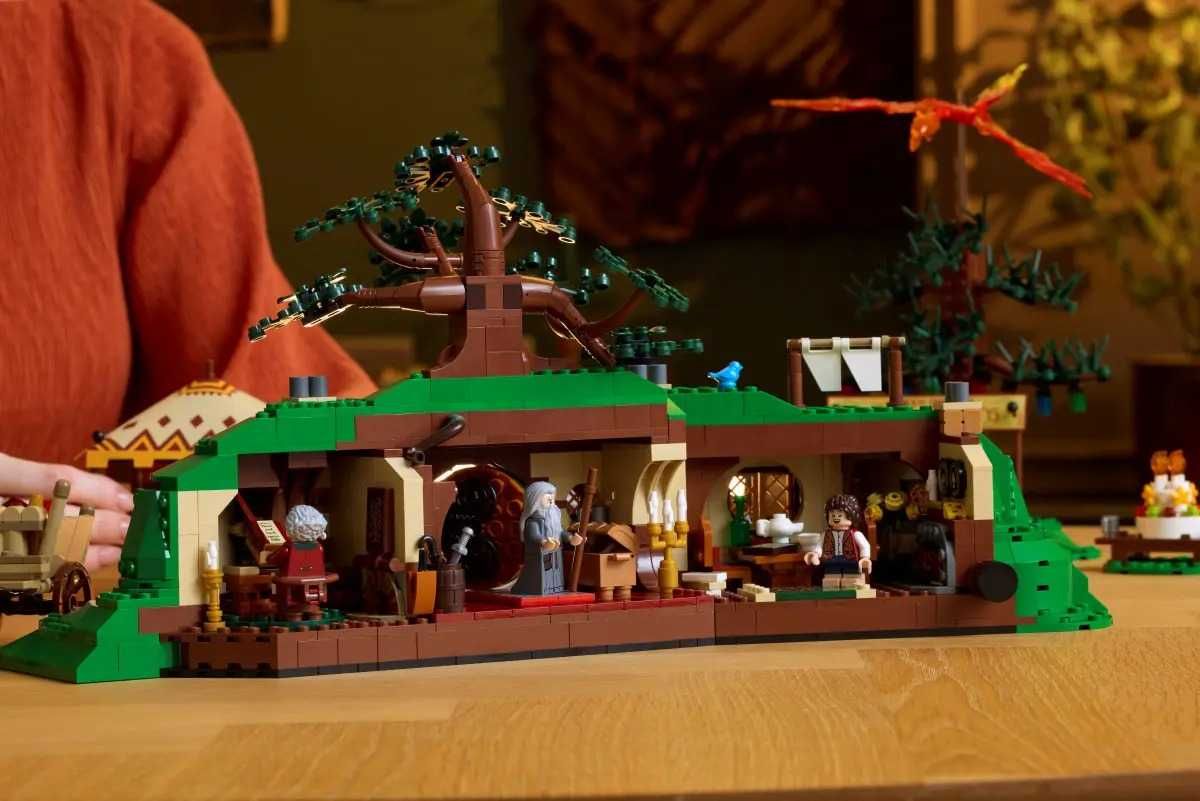 LEGO ICONS 10354: Властелин колец - Шир (LOTR - The Shire)