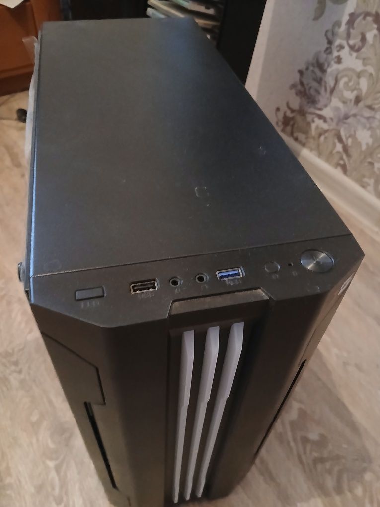 Продам системник core i3 12100 f