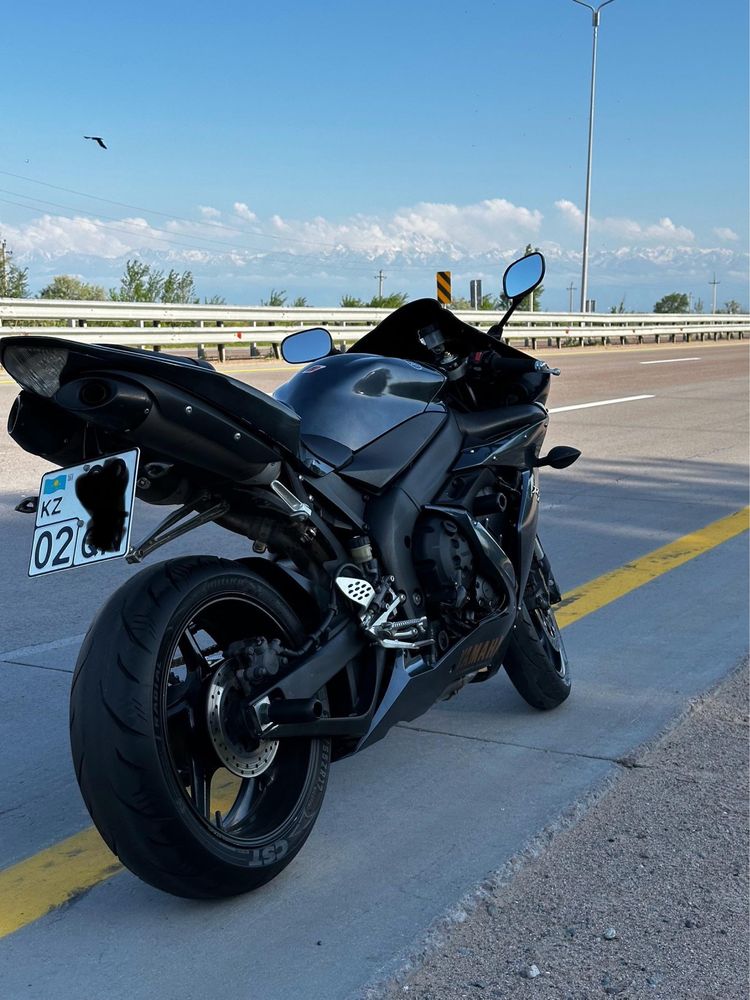 Продам Yamaha R1 2007 года в хорошем состоянии.