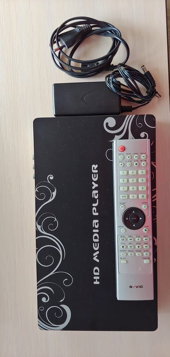 Приставка к телевизору  с пультом HD media player