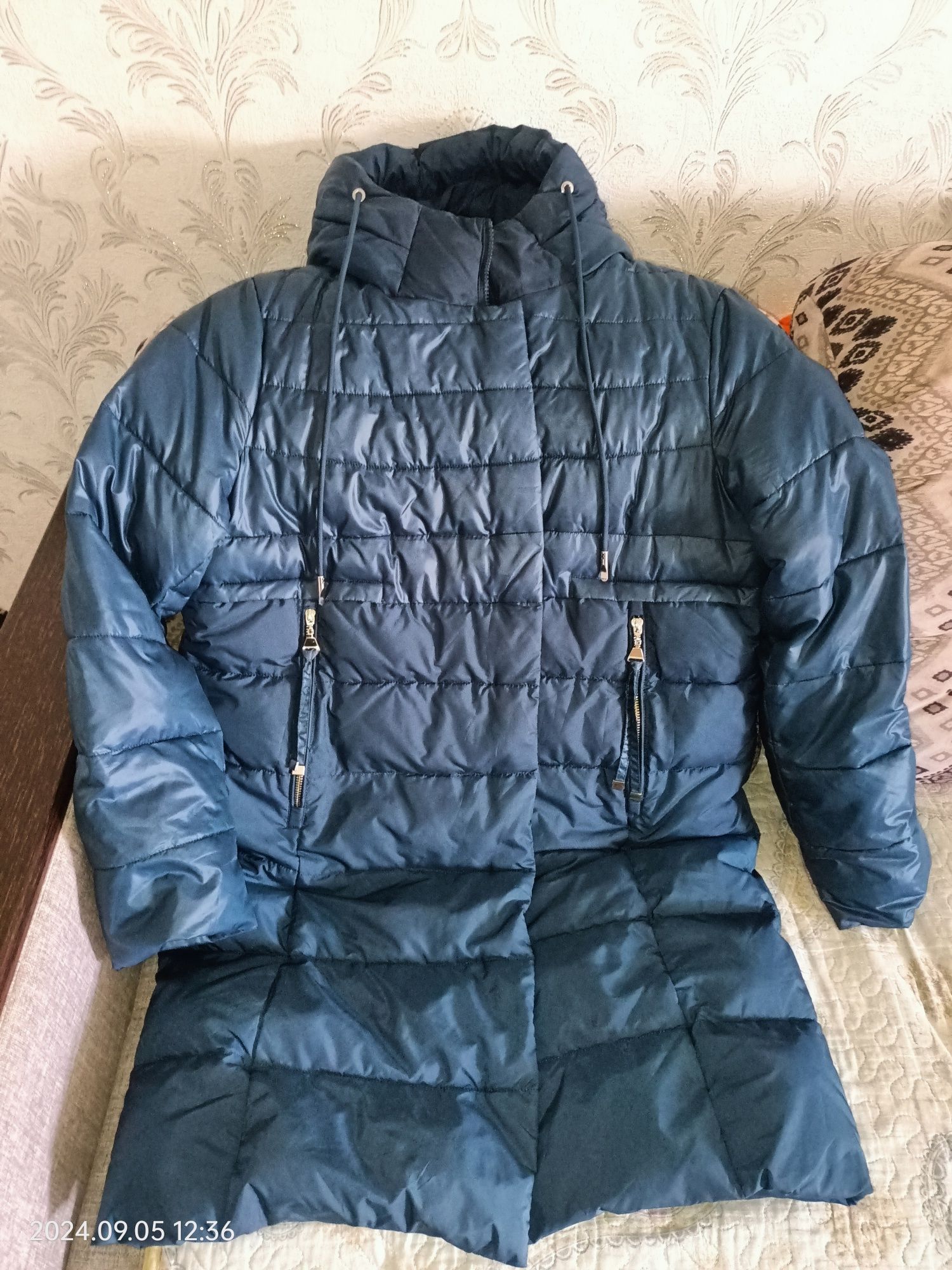 Продам зимнюю куртку 3500