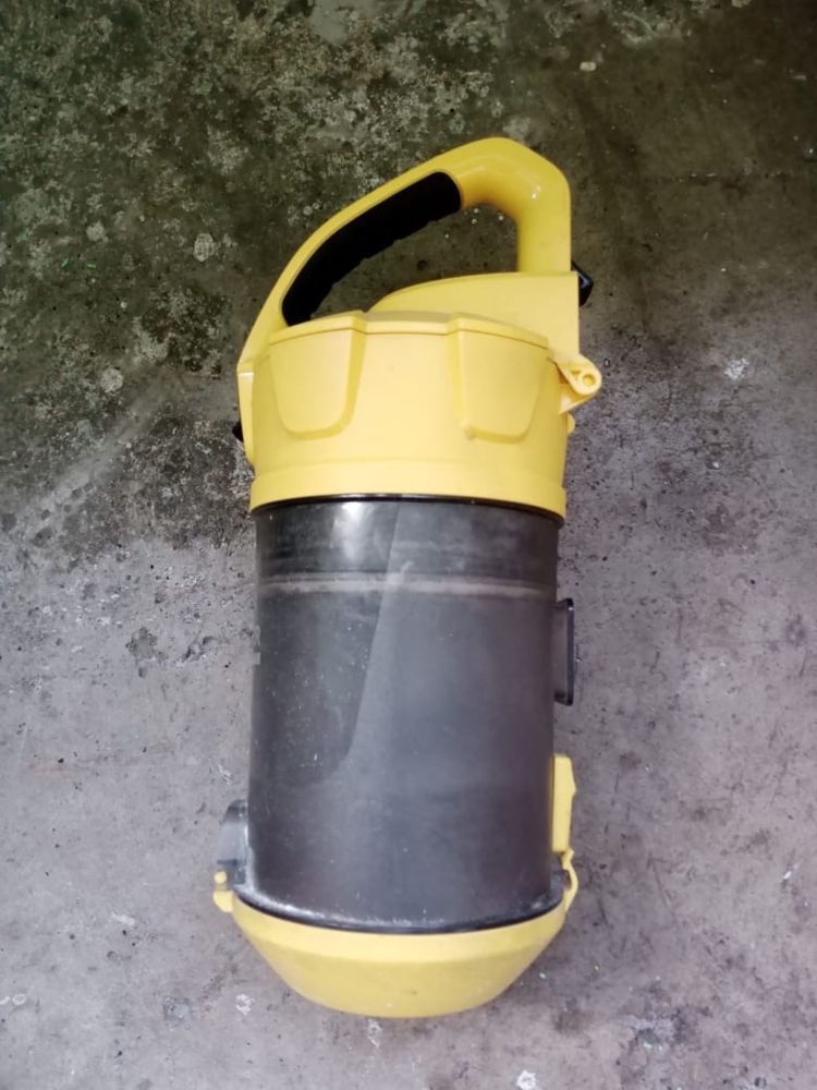 Продам пылесборник для пылесоса KARCHER