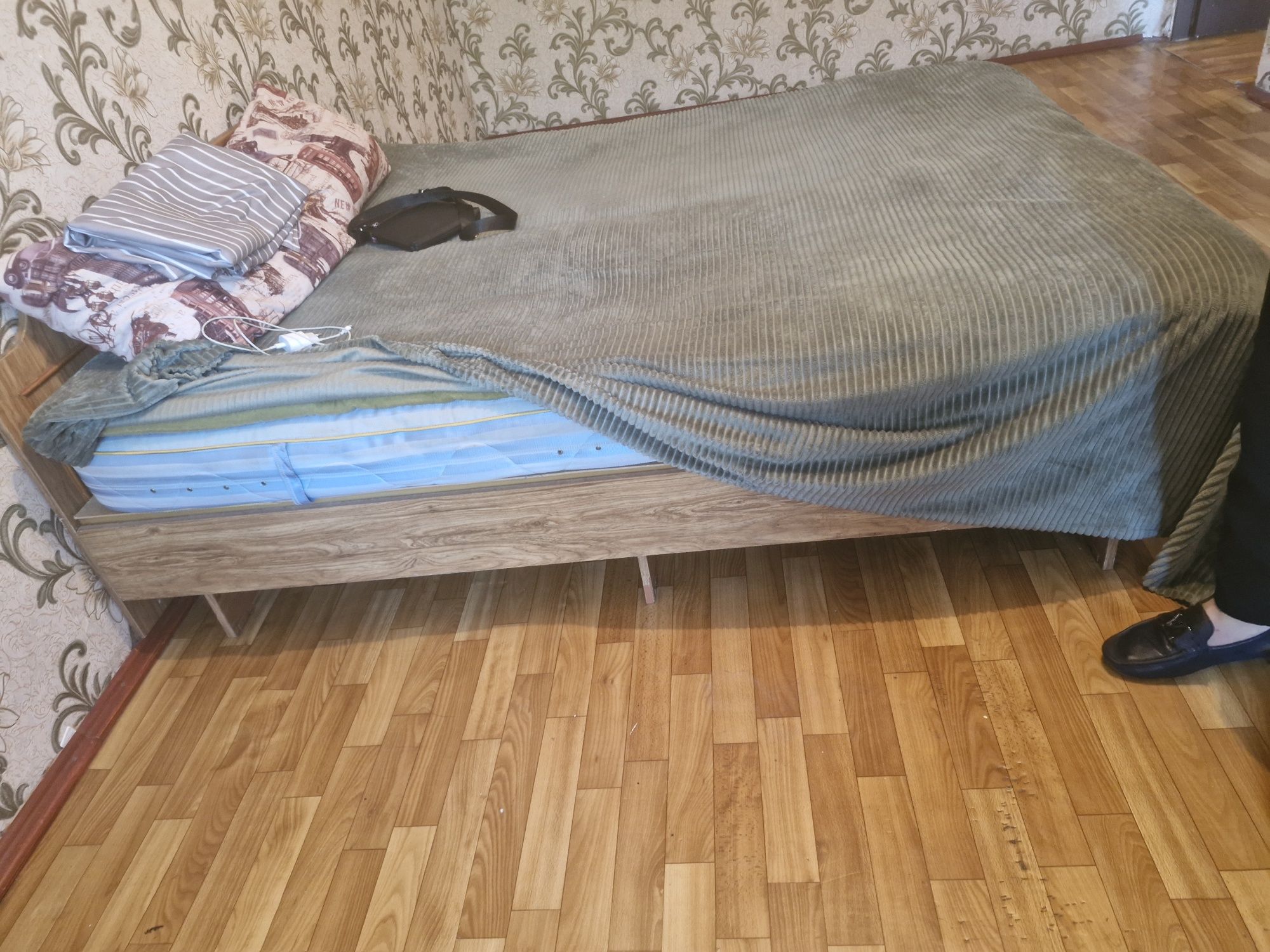 Спальня  ески  но  жаксы  калыпта  озим  колдангам
