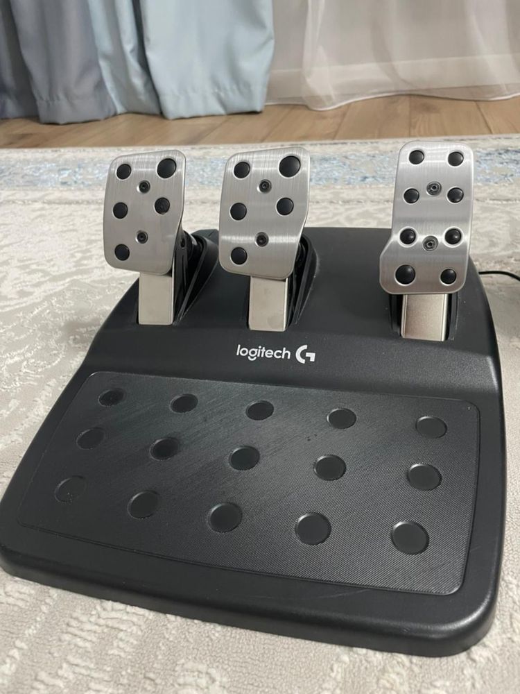 Игровой контроллер Logitech G29 Driving Force Racing Wheel черный