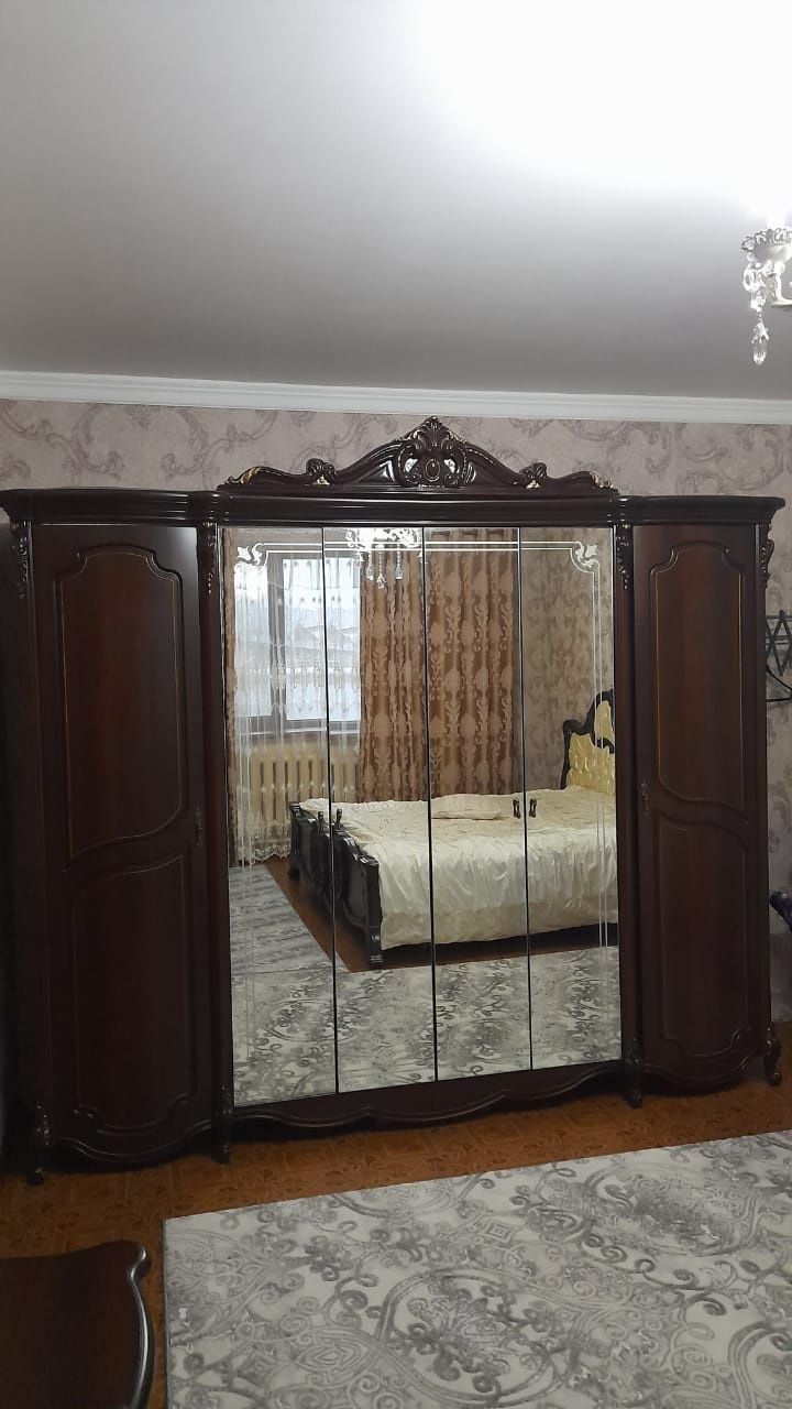 Спальный гарнитур