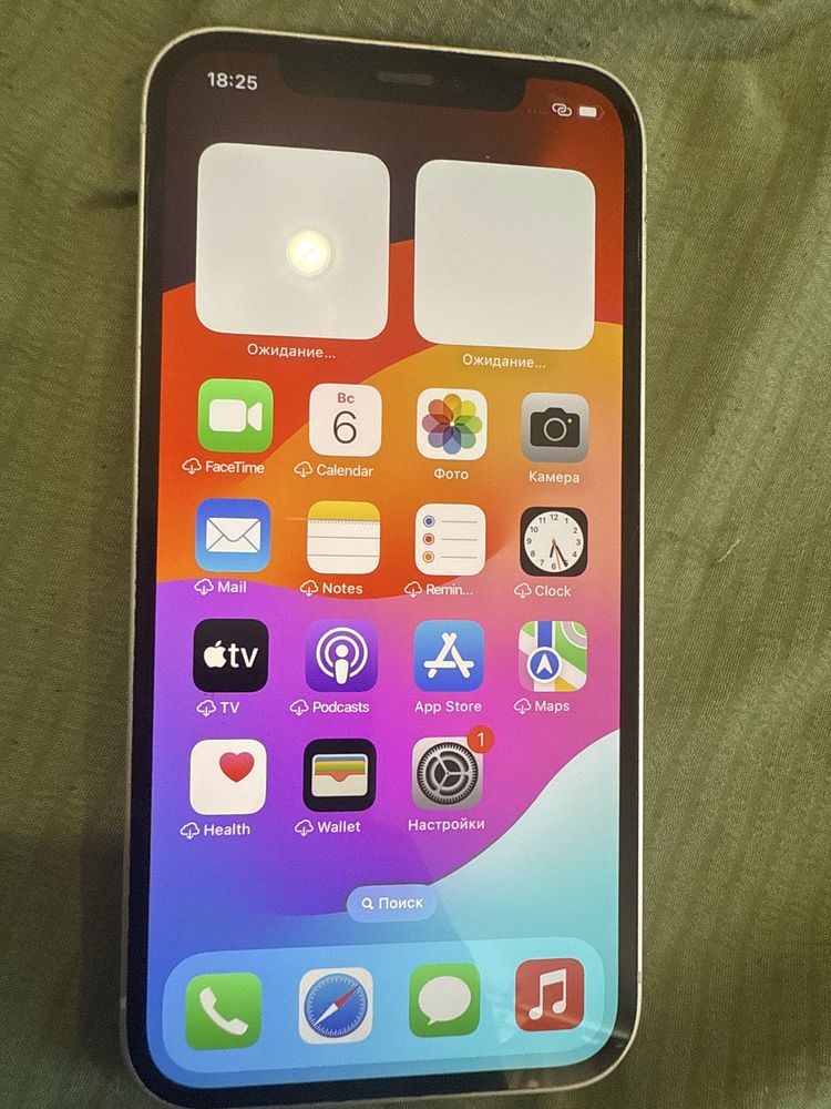 Продам айфон Apple iphone 12