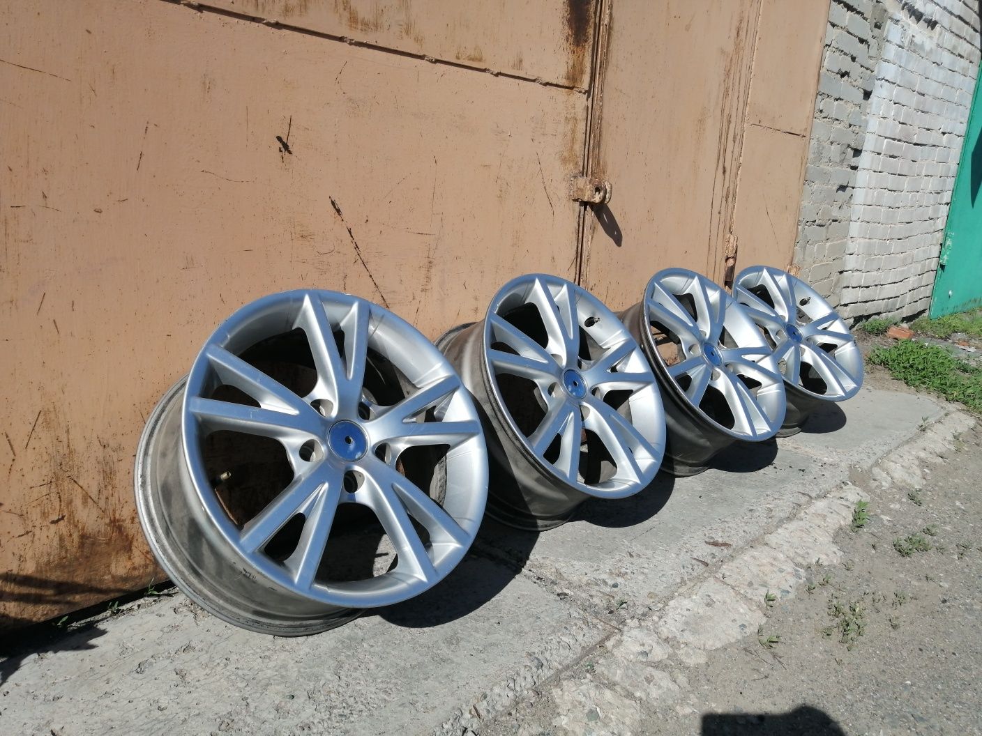 Диски литые оригинальные r16x7jj