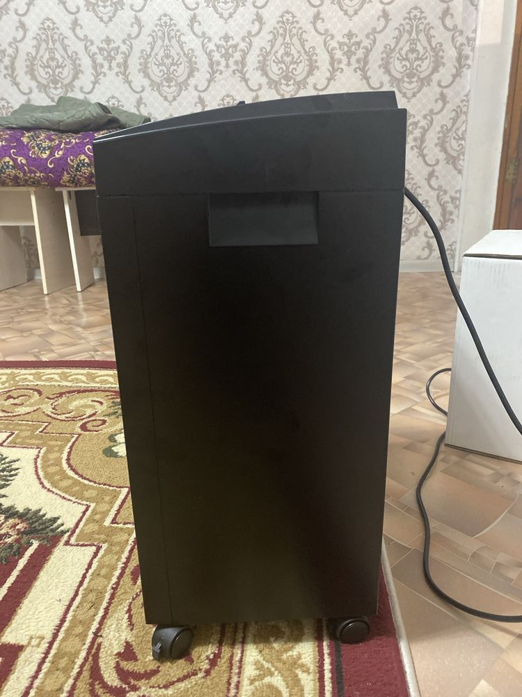 уничтожитель бумаг(шредер)