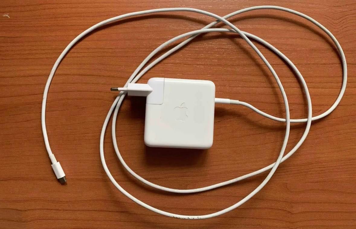 MacBook Pro 2020 13 дюймов SSD
256Gb, O3У 8 Gb, процессор і5