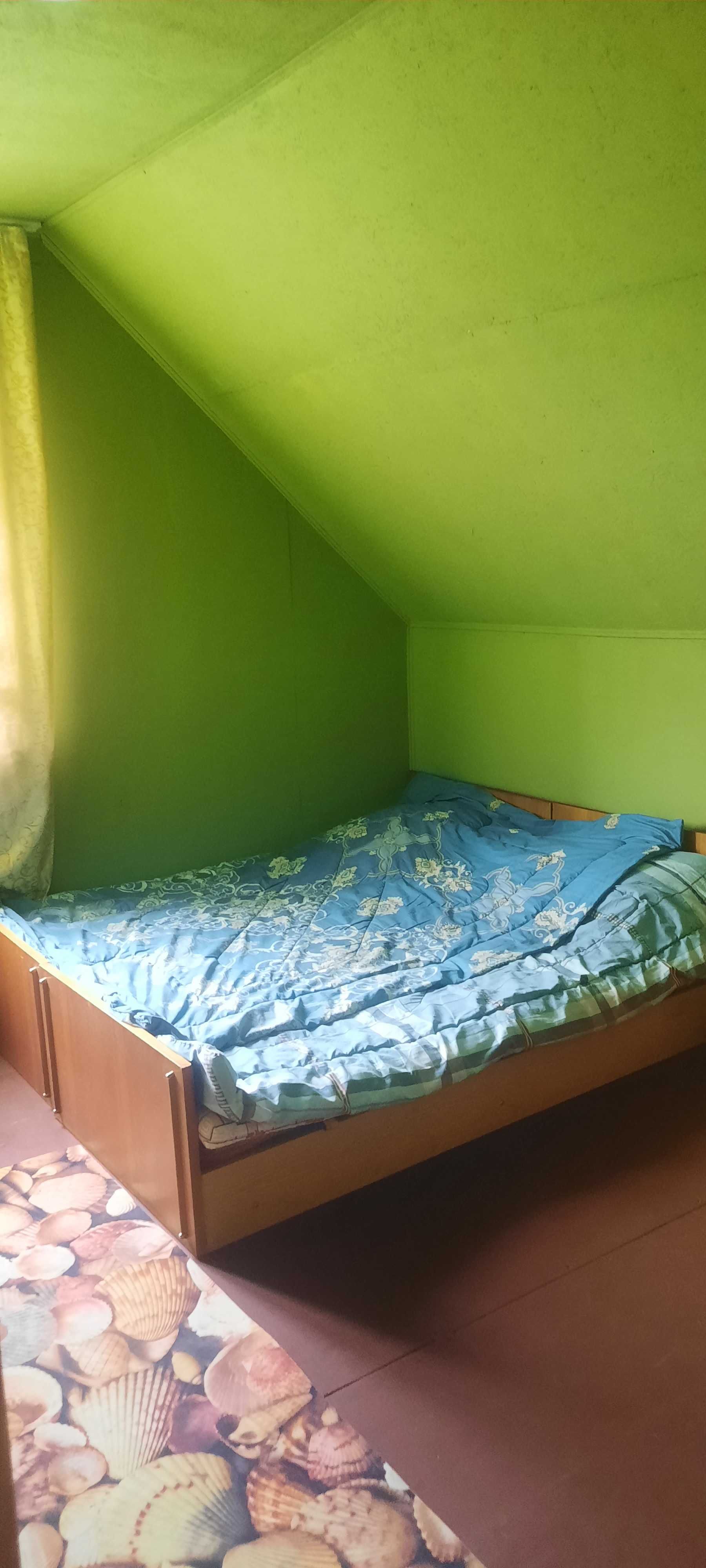 Сдам деревянный 5-ти комнатный дом на берегу Бухтармы