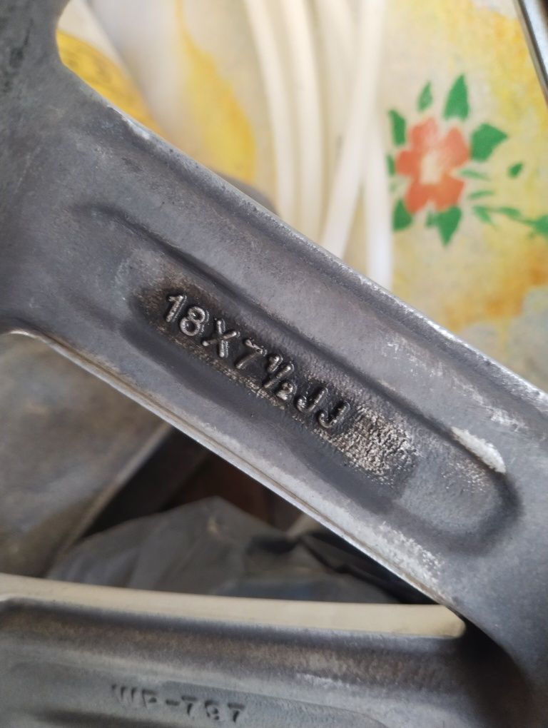 Продам диски с резиной 245/45/18