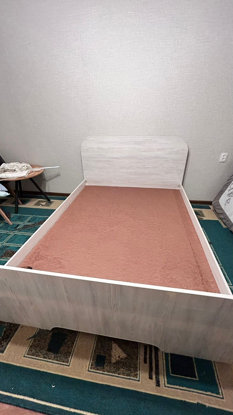 Продам двухспальную кровать
