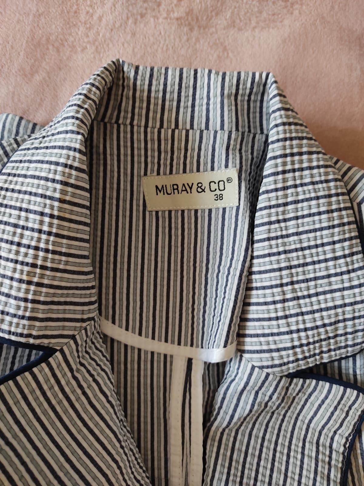 Продам новый женский костюм