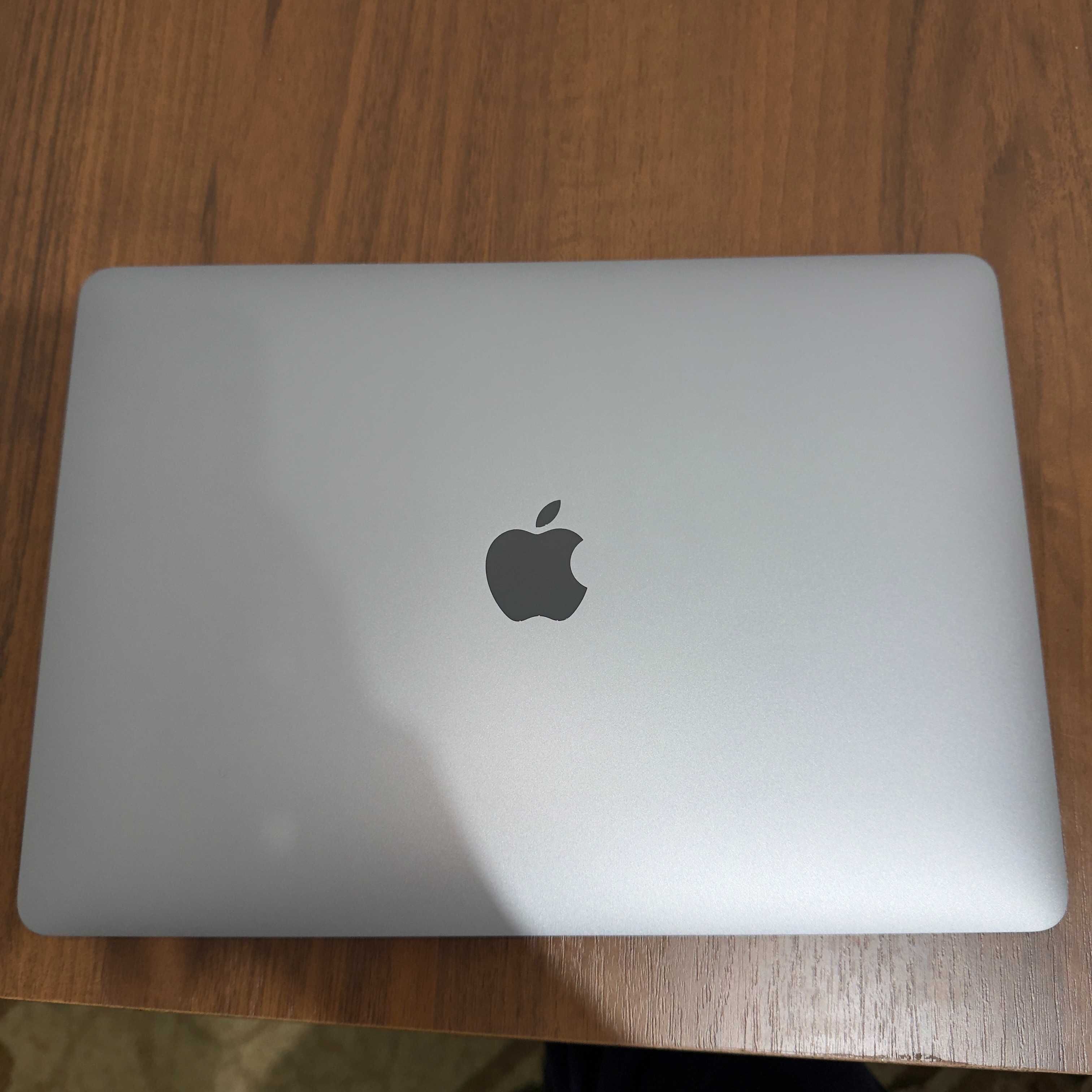 ноутбук Macbook Air M1 2022 8/256