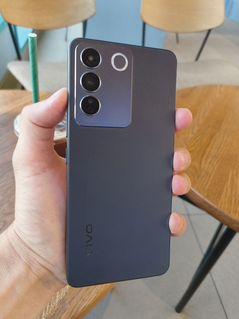Vivo V27e 128GB .