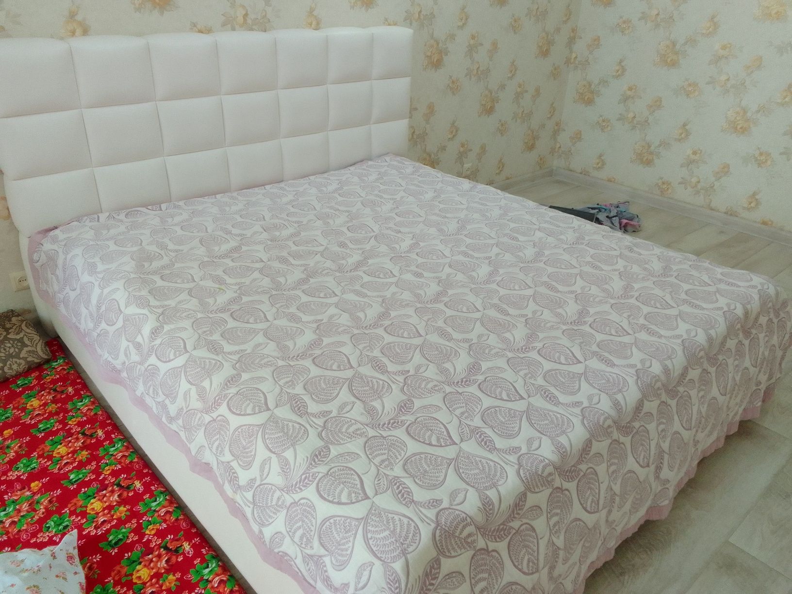 Продам двуспальную кровать