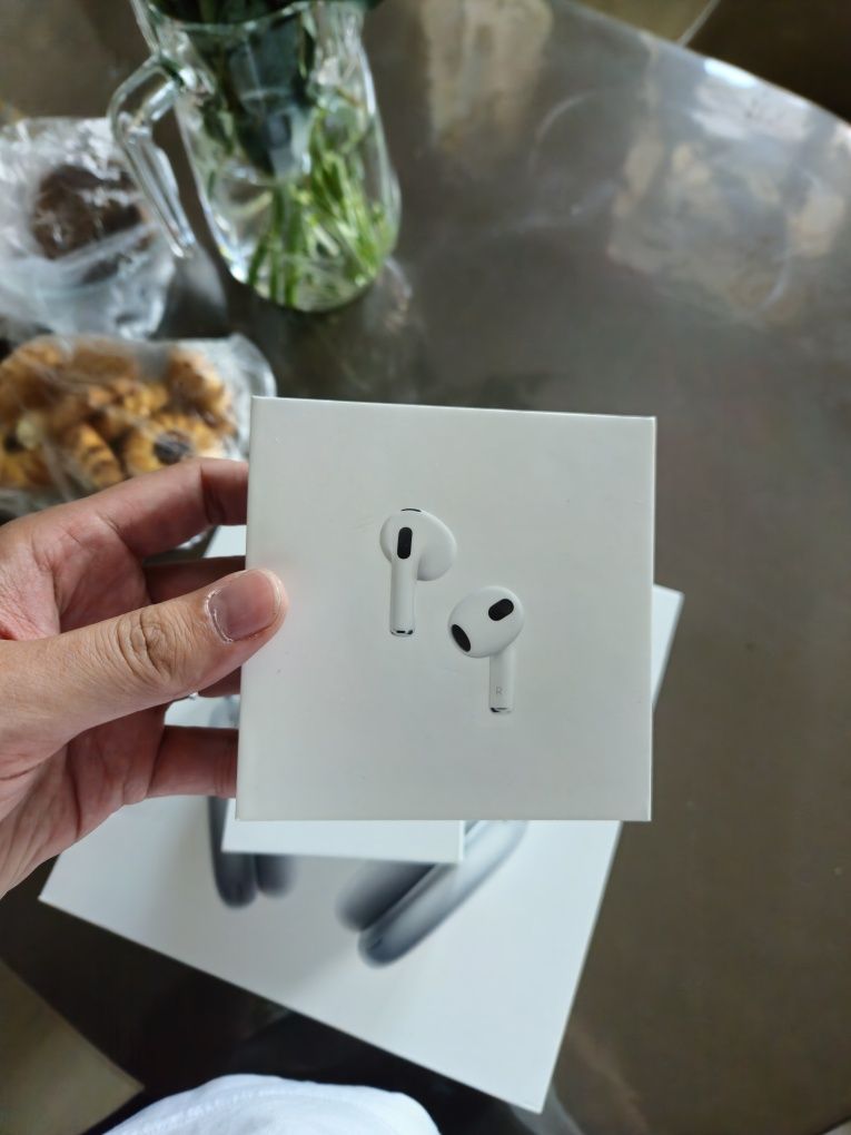 Коробки от наушников apple