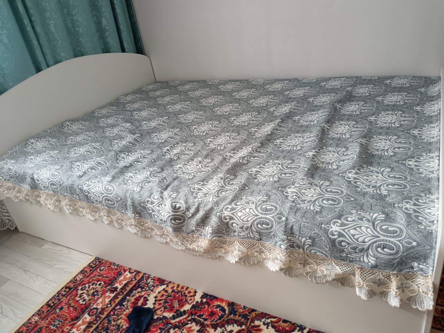 Продам кровать с матрасом