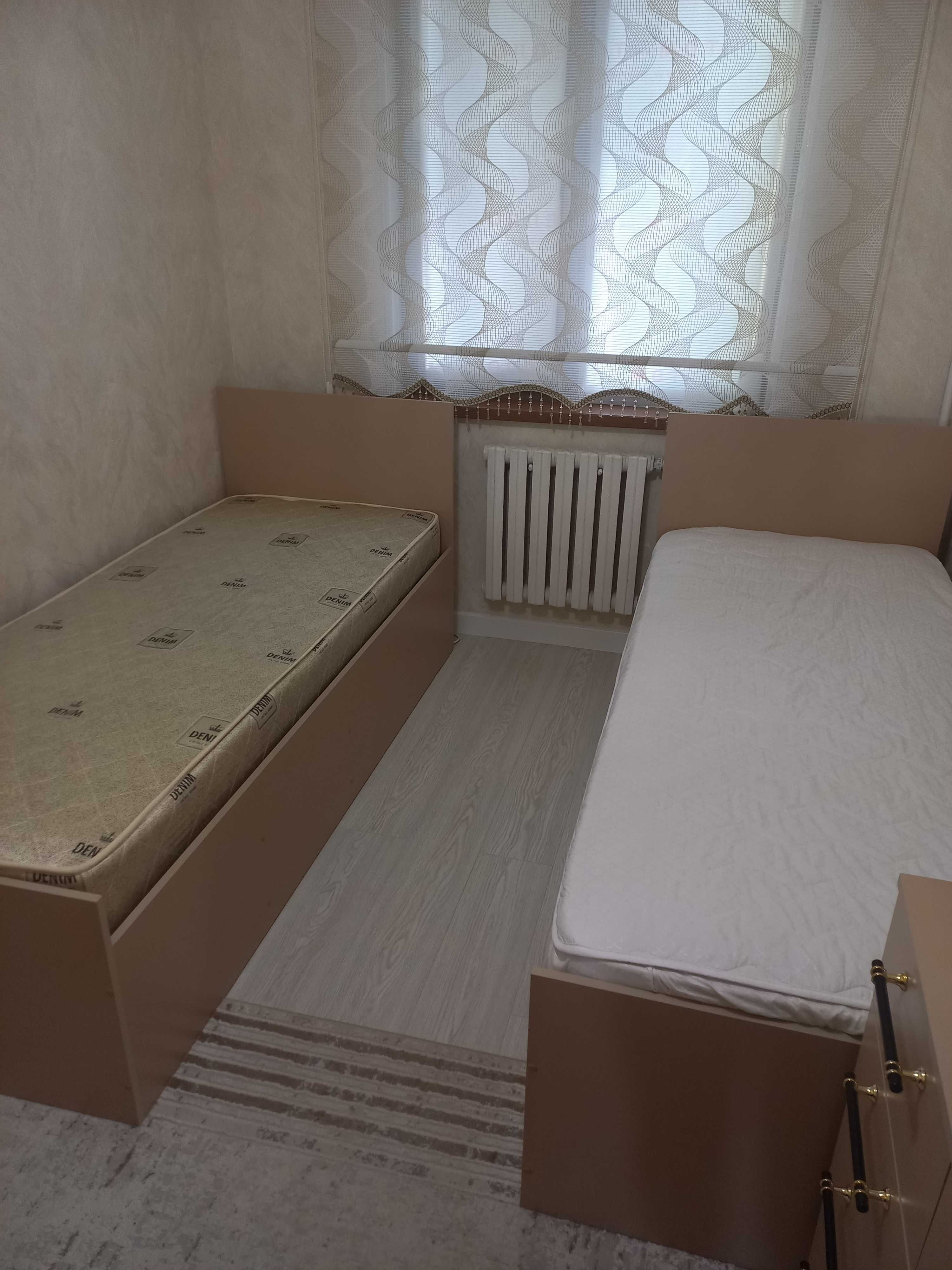 две спальных кровати с ортапедическими матрасами