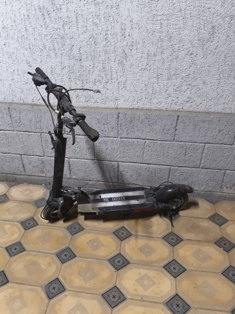 Самокат Kugoo M4