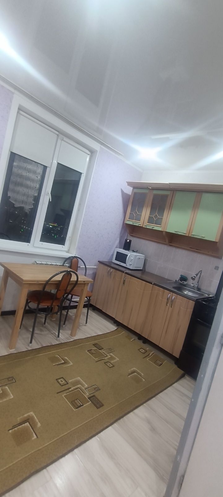 Сдается однокомнатная квартира посуточно по часам! Квартира чистая !