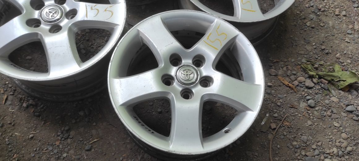 Комплект оригинальных дисков R16. Toyota Camry. .