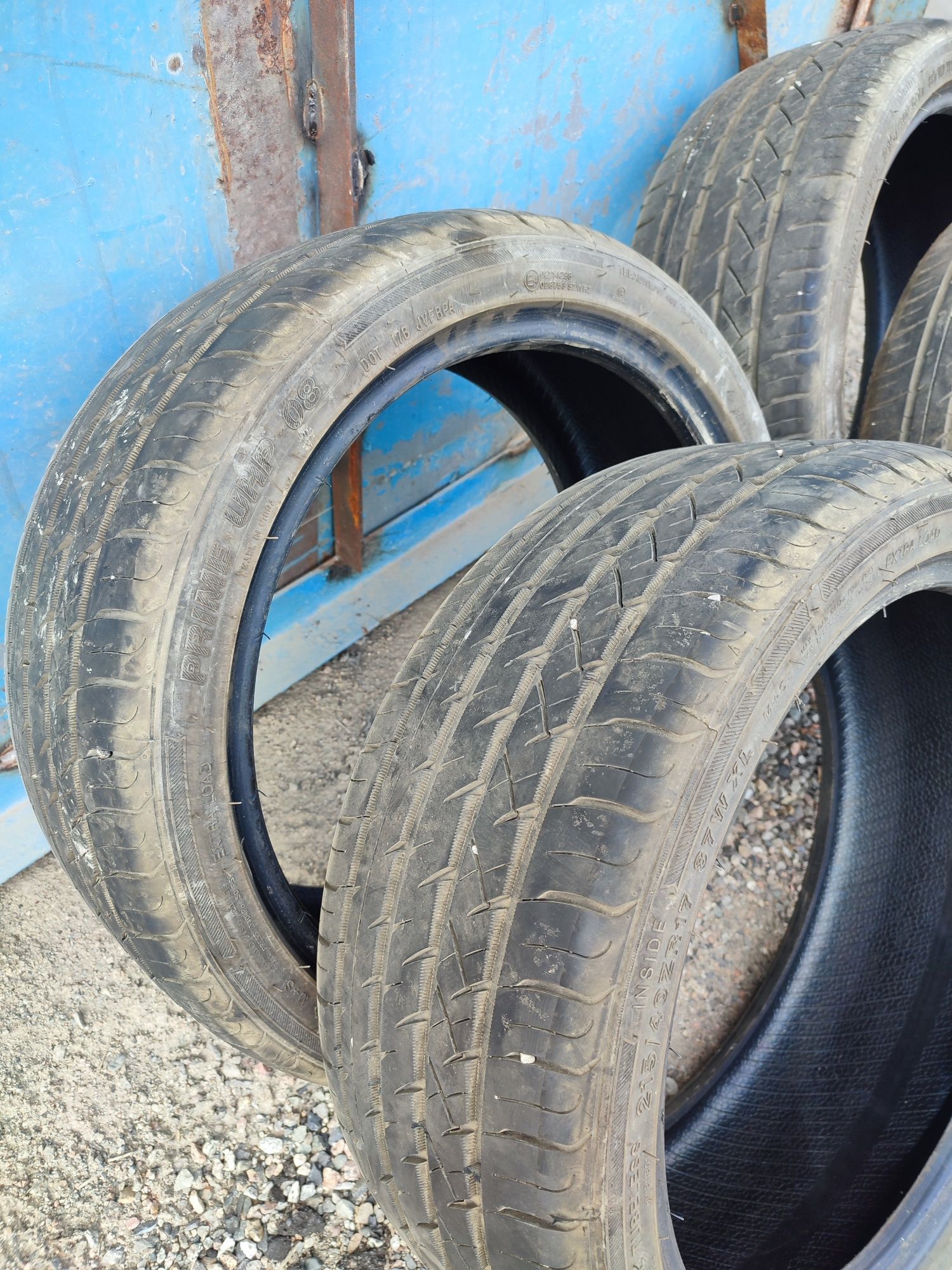 Летняя резина 215/40/R17.