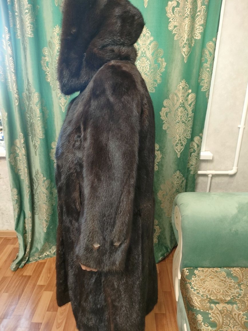 Продам норковую шубу