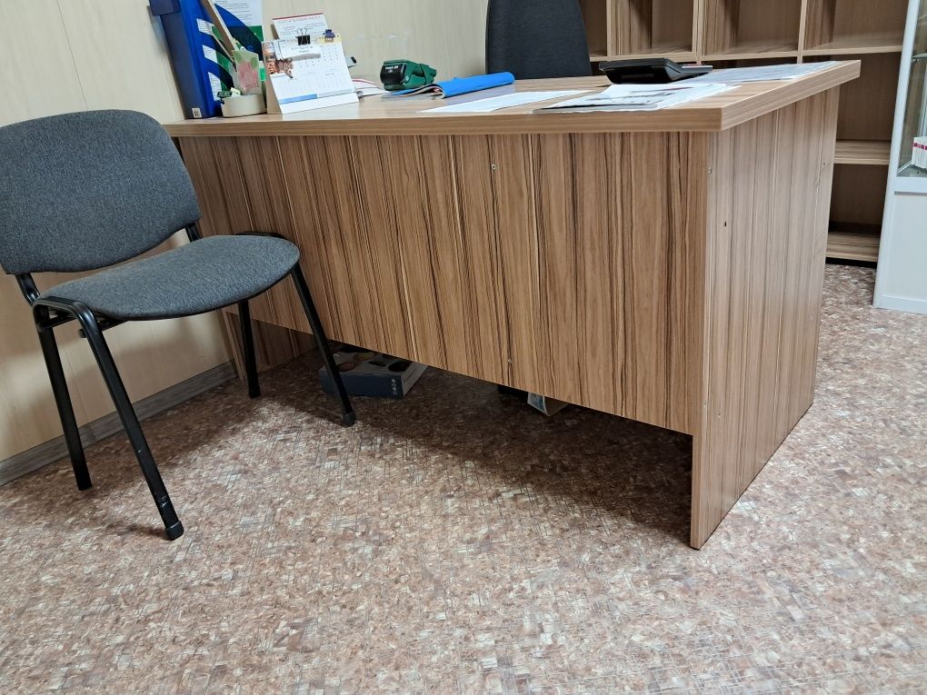 Столы офисные б/у