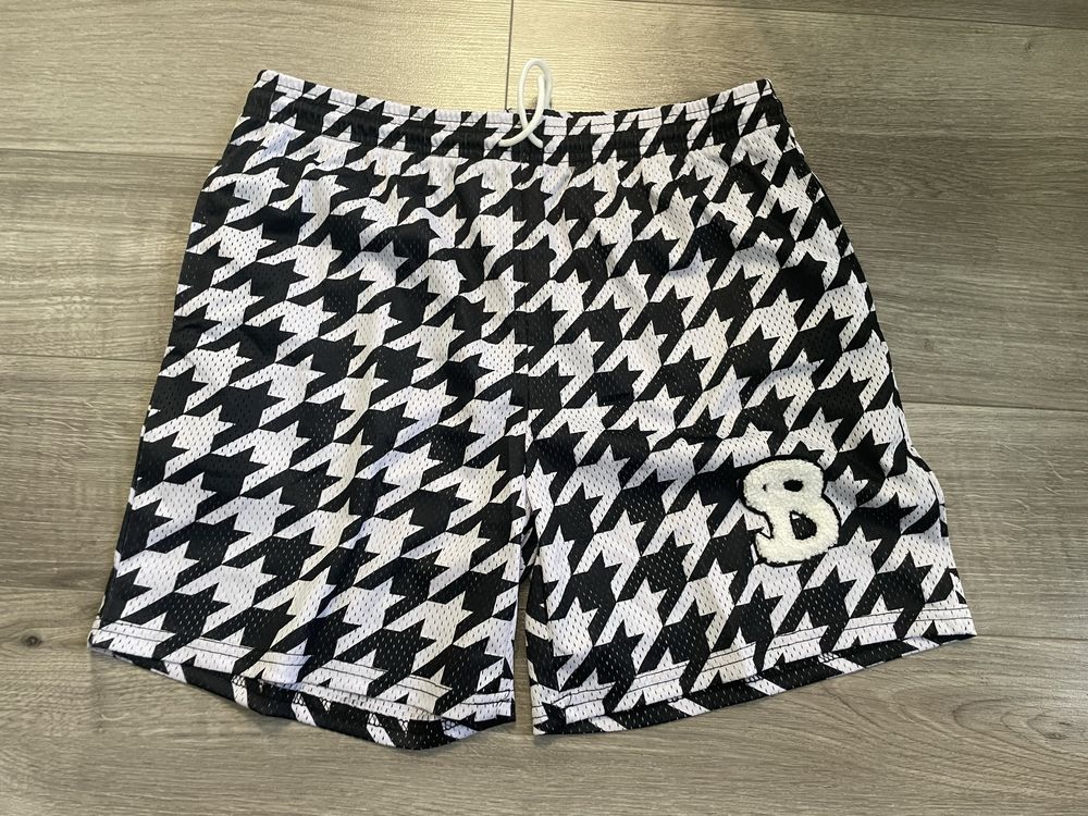 bucket squad mesh shorts (M)