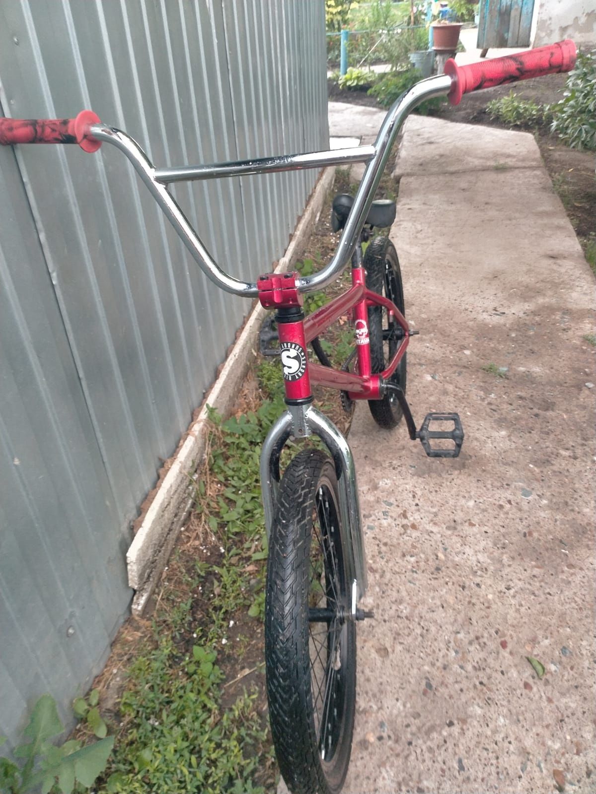 Продам Bmx вложений не требует
