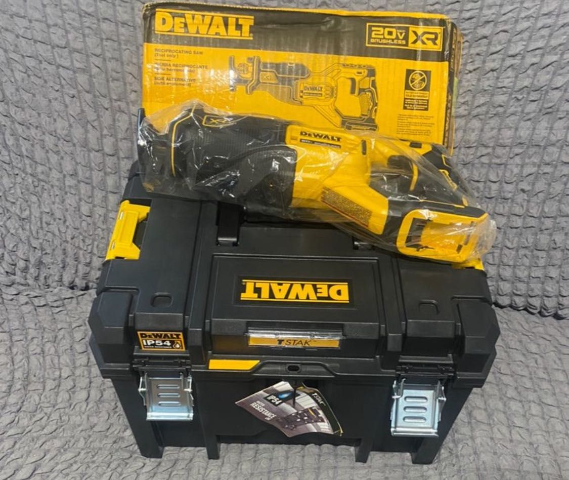 Сабельная пила DeWALT DCS382 + ящик с органайзером DWST83346-1
