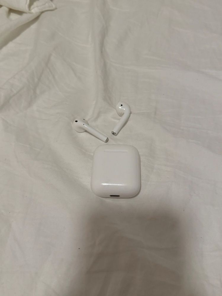 Продам Airpods 2