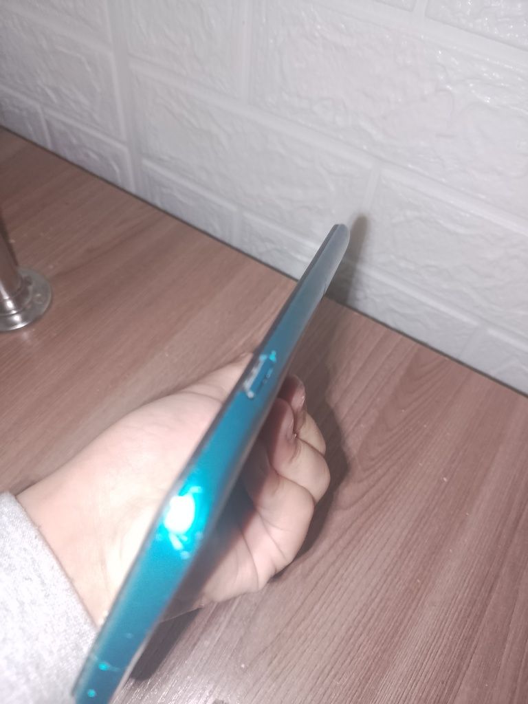 Телефон REDMI 9 разбит экран и корпус
