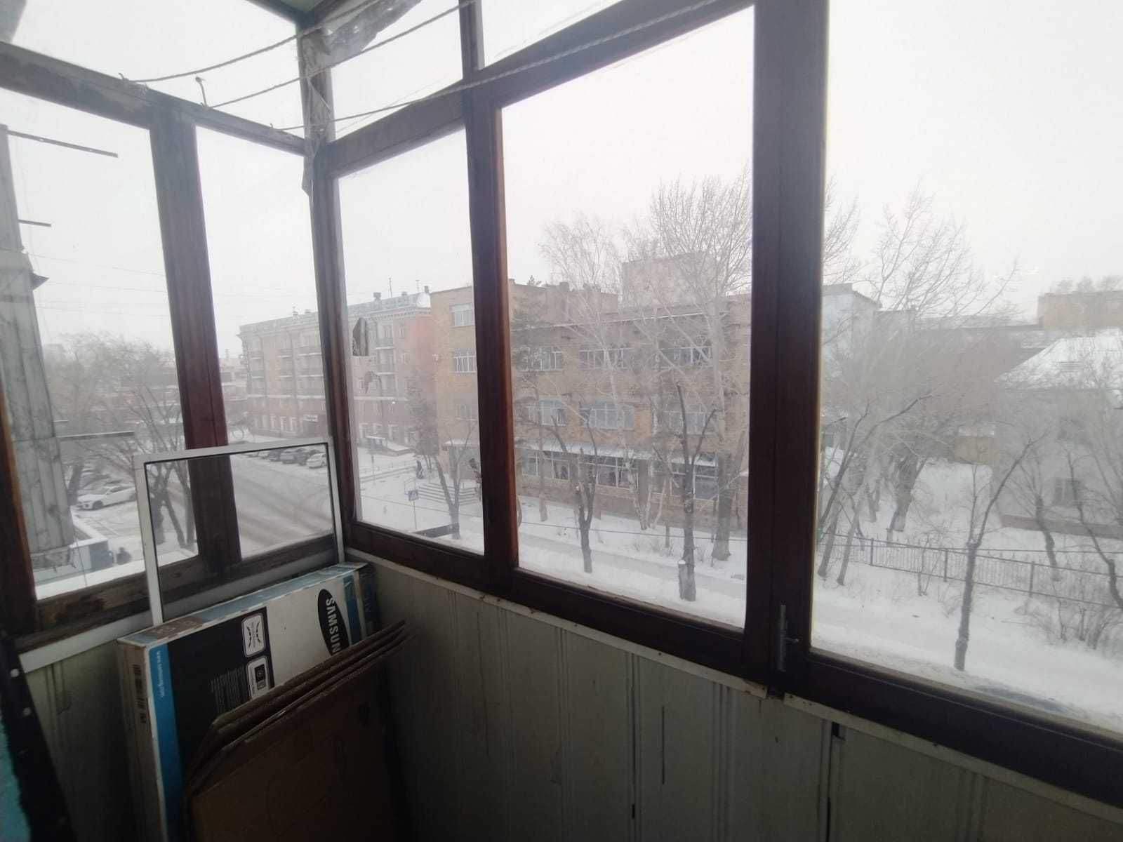 Продам 1 ком,кв в центре Города рядом ТРЦ"Citi Mall" 4этаж с мебелью