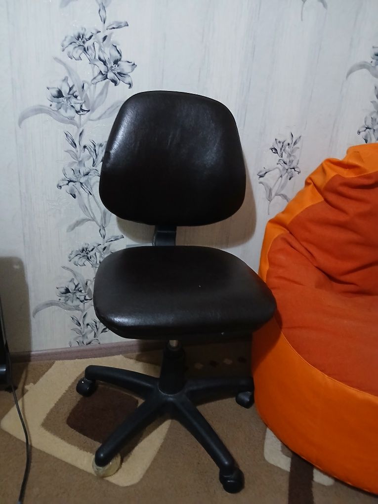 Продам кресло для компьютера