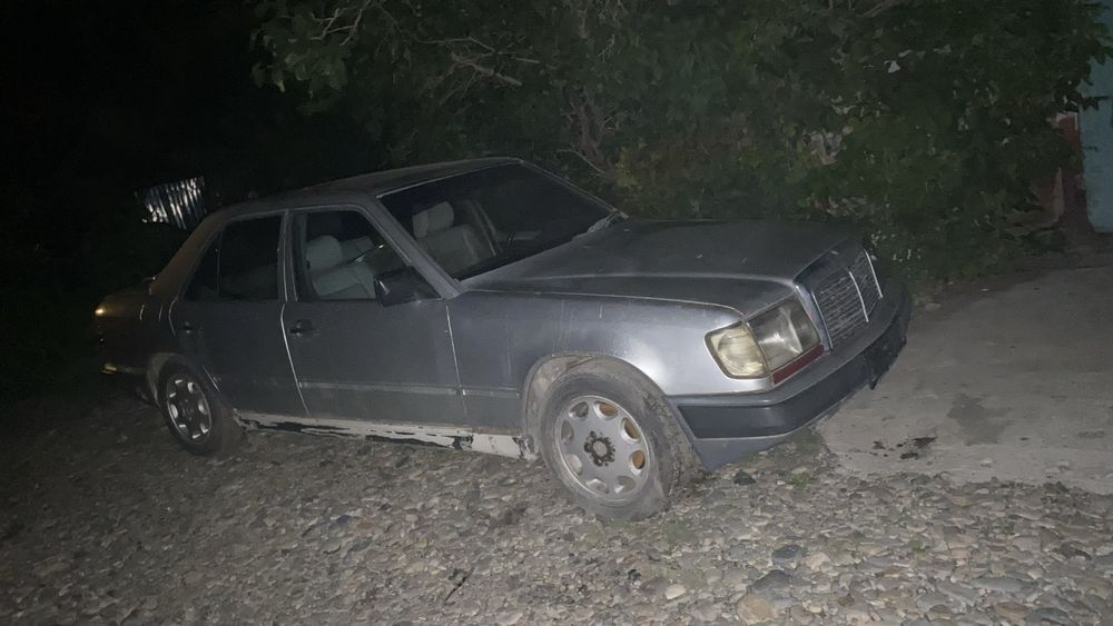На разбор Мерседец Е 230