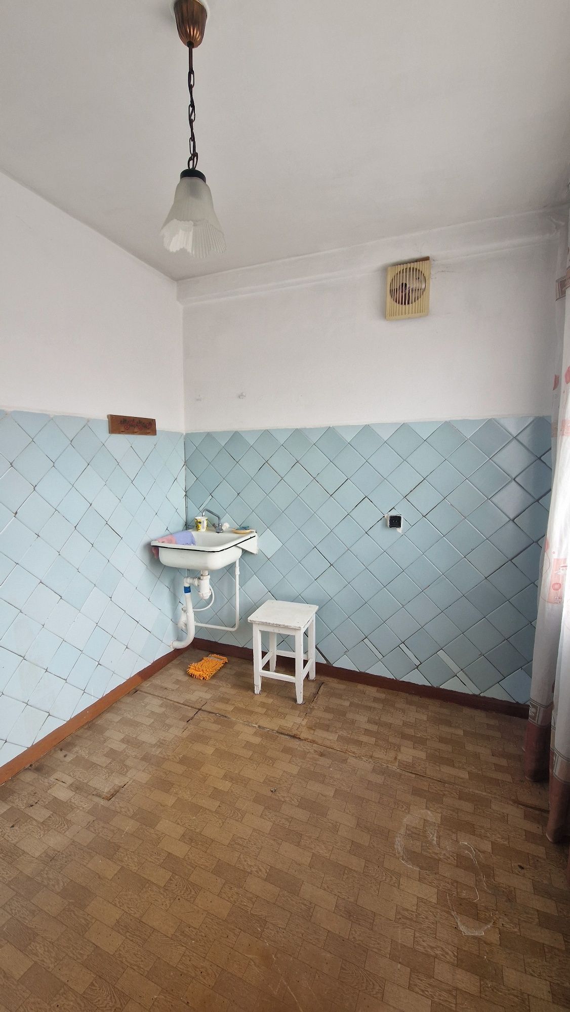 Продам 1,5 на Ивушке,ул.Виноградова 23,S=33 кв.м.Этаж 5/5