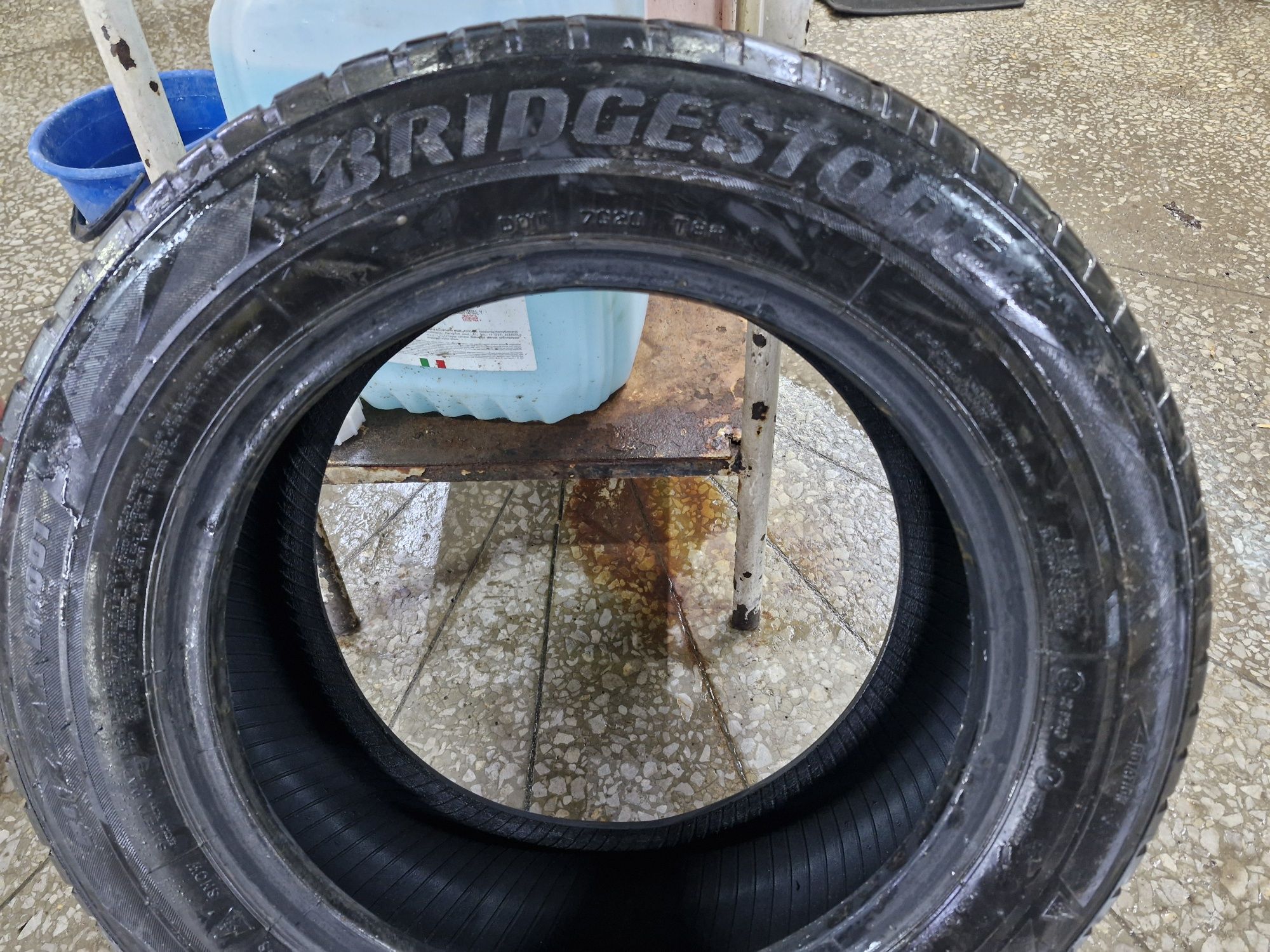 Шины 205/60 R16 в хорошем состоянии без порезов
