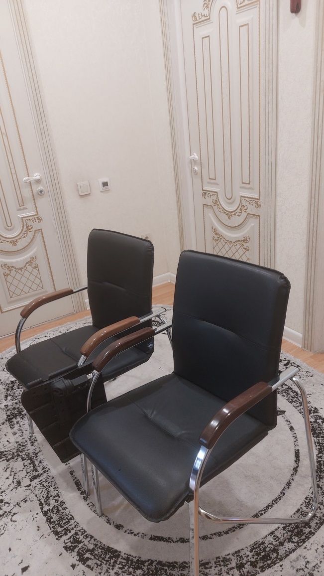 Стулья офисные отличном состоянии