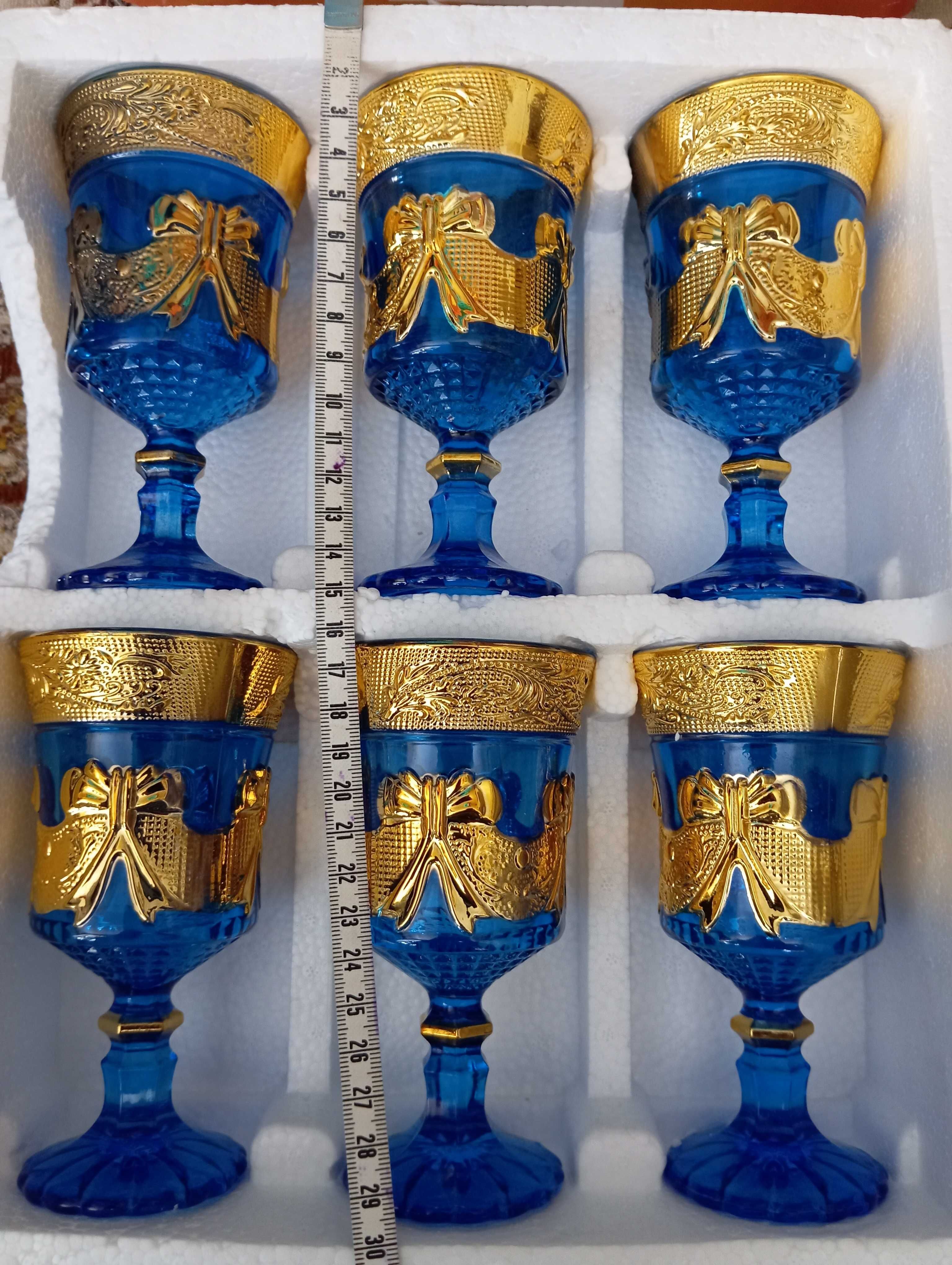Бокалы, фужеры, чайник , сахарница